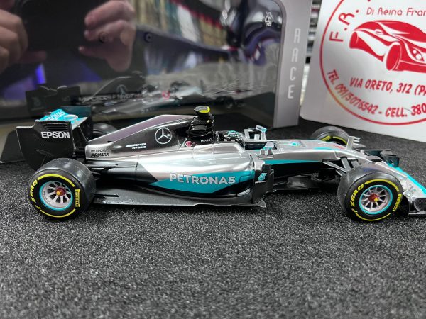 Mercedes f1 W07 hybrid